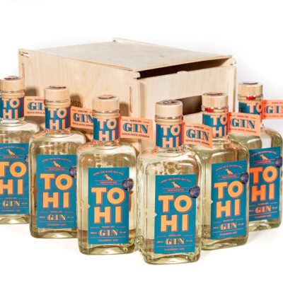 TOHI Cloudberry Mist Gin sixpack wooden case