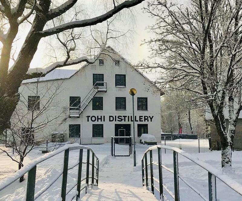 Tohi Distillery maja talvel